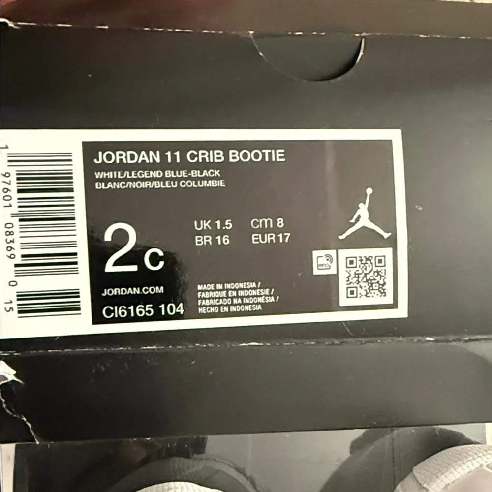 Jordan Kids' Sneakers - White and Blue - Picture 4 of 4